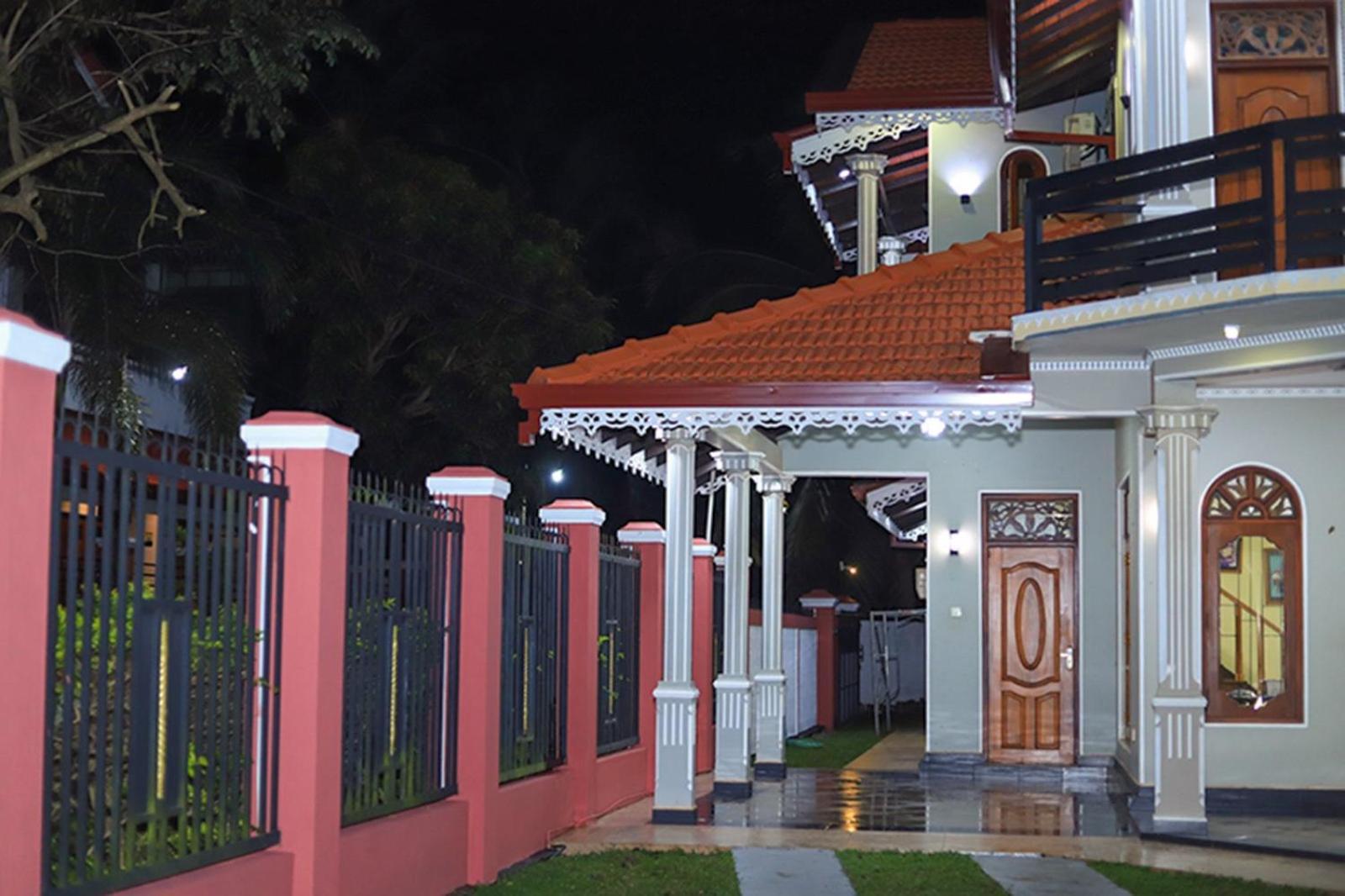 Shara Luxury Holiday Home Marawila Exterior photo